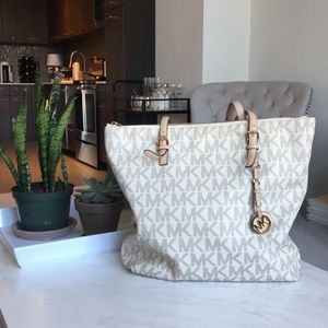 Michael Kors tote